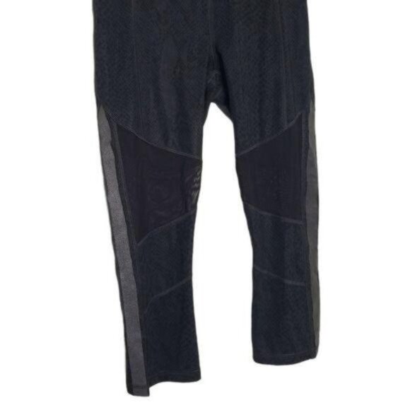 LULULEMON Mesh With Me Crop Legging Desert Snake Deep Coal - Picture 6 of 16